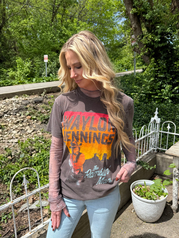 WRANGLER® WAYLON JENNINGS CONCERT T-SHIRT- Chocolate Plum